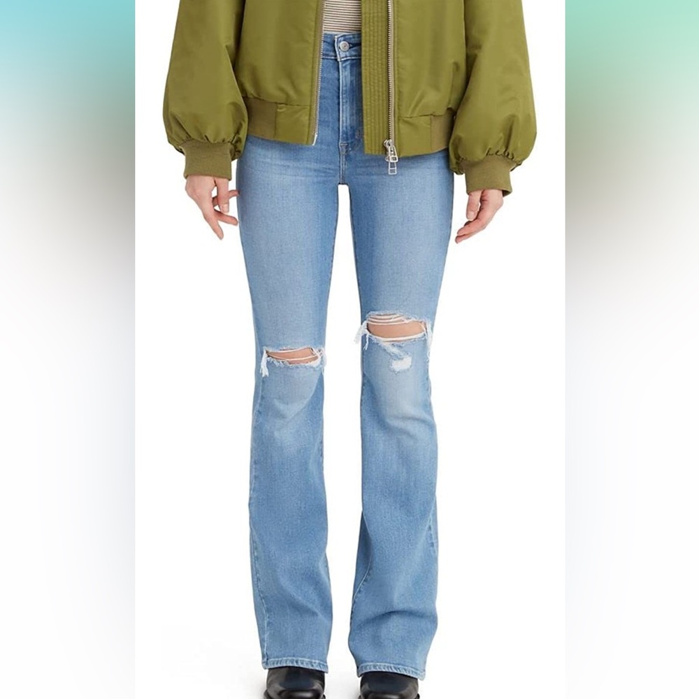 Levi 726 flare jeans women’s size 30 new without tags